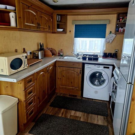 Spacious Luxury Escape With Sea Views And Pet Friendly At Clarach Bay Aberystwyth Exteriör bild