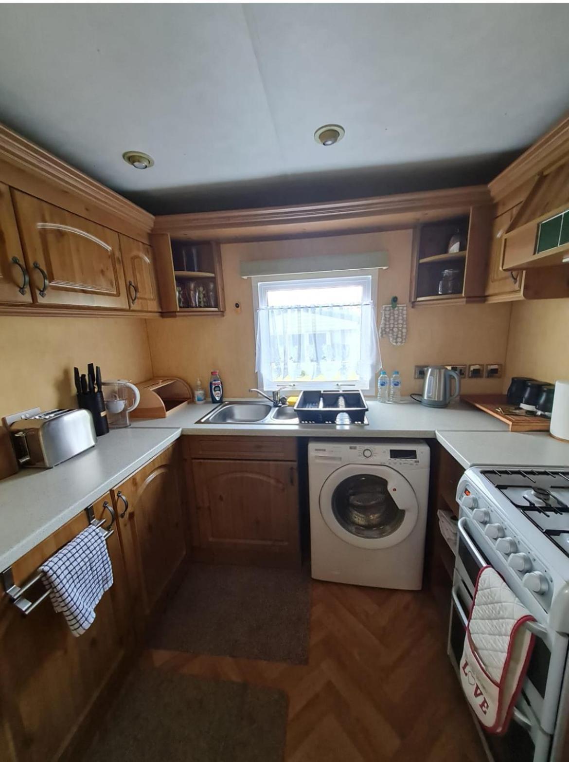 Spacious Luxury Escape With Sea Views And Pet Friendly At Clarach Bay Aberystwyth Exteriör bild
