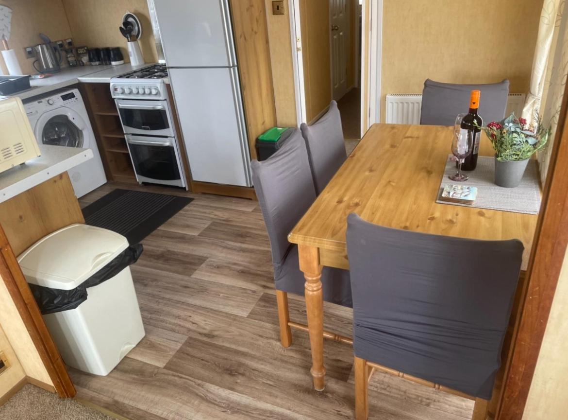 Spacious Luxury Escape With Sea Views And Pet Friendly At Clarach Bay Aberystwyth Exteriör bild