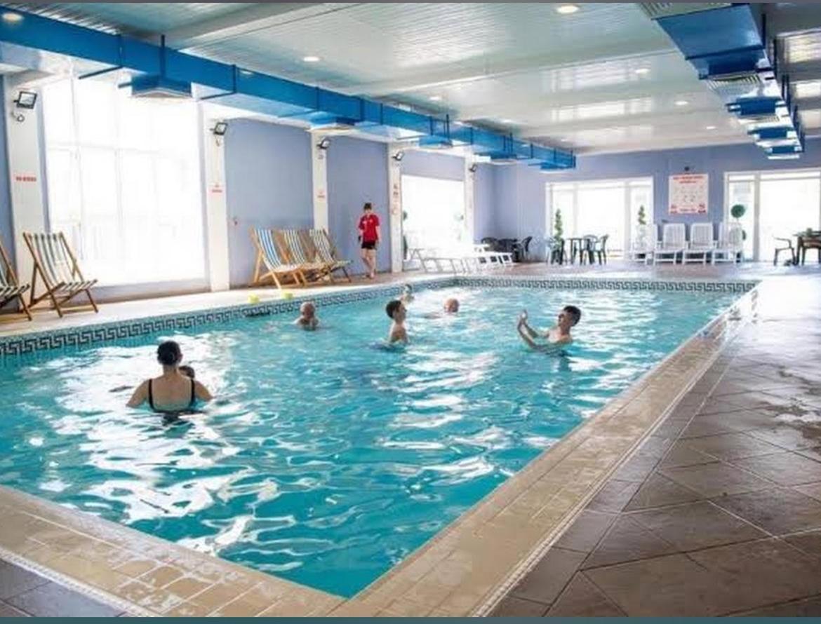 Spacious Luxury Escape With Sea Views And Pet Friendly At Clarach Bay Aberystwyth Exteriör bild