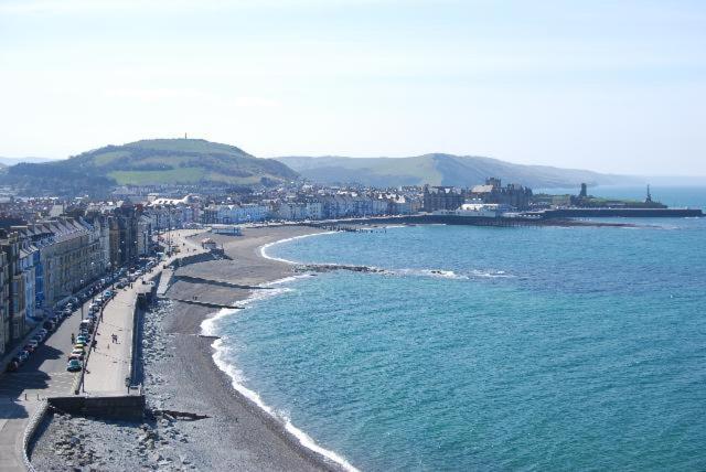 Spacious Luxury Escape With Sea Views And Pet Friendly At Clarach Bay Aberystwyth Exteriör bild
