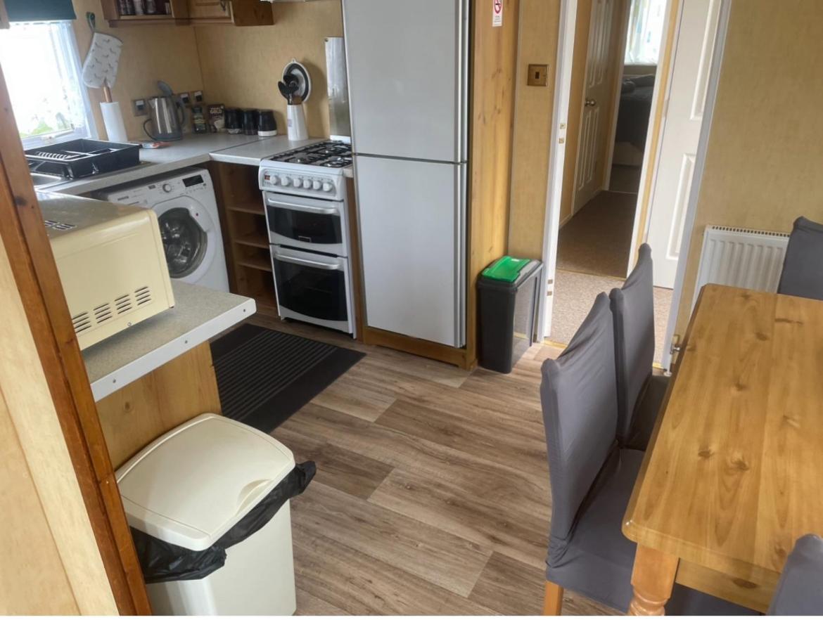 Spacious Luxury Escape With Sea Views And Pet Friendly At Clarach Bay Aberystwyth Exteriör bild